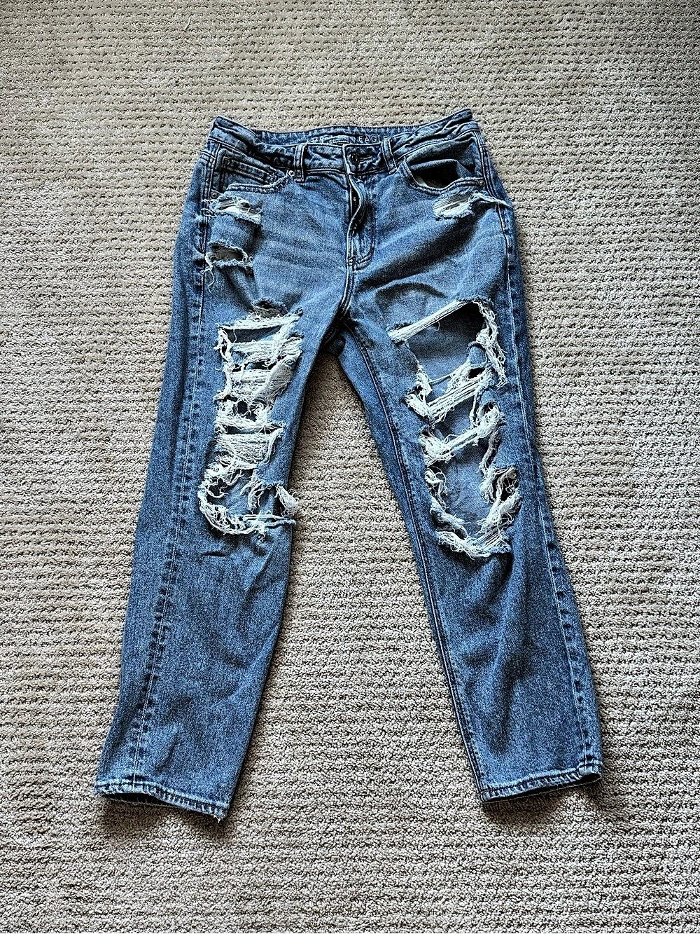 American Eagle Stretch Distressed Straight Leg Ripped Jeans Size 8